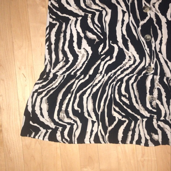 Monochrome Print Gingham Dress - Picture 2 of 3